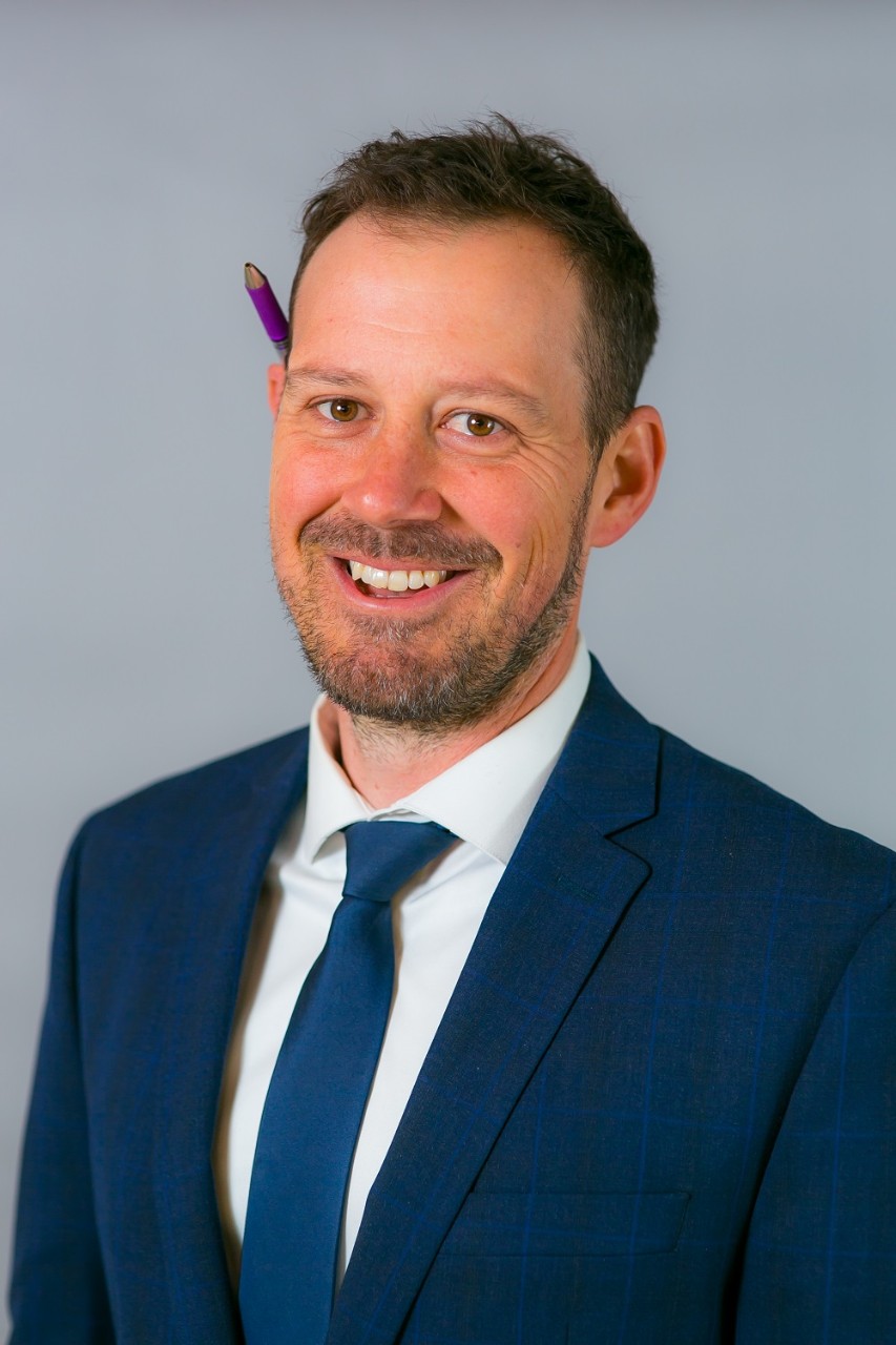 Headshot of Joshua Longley