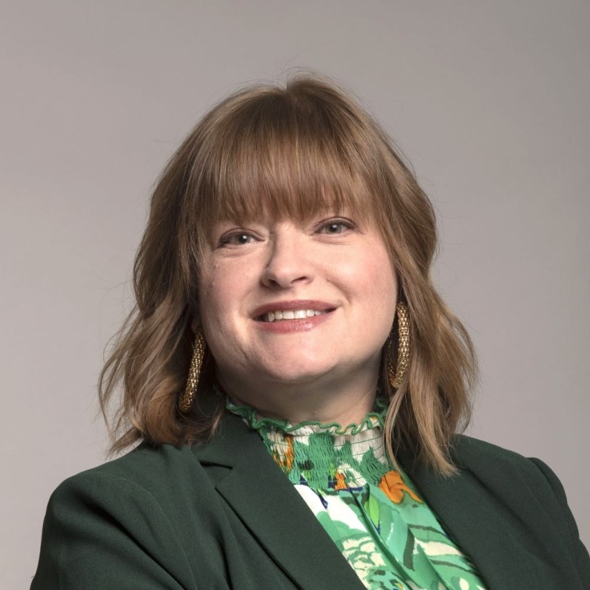 Headshot of Lisa Barlow