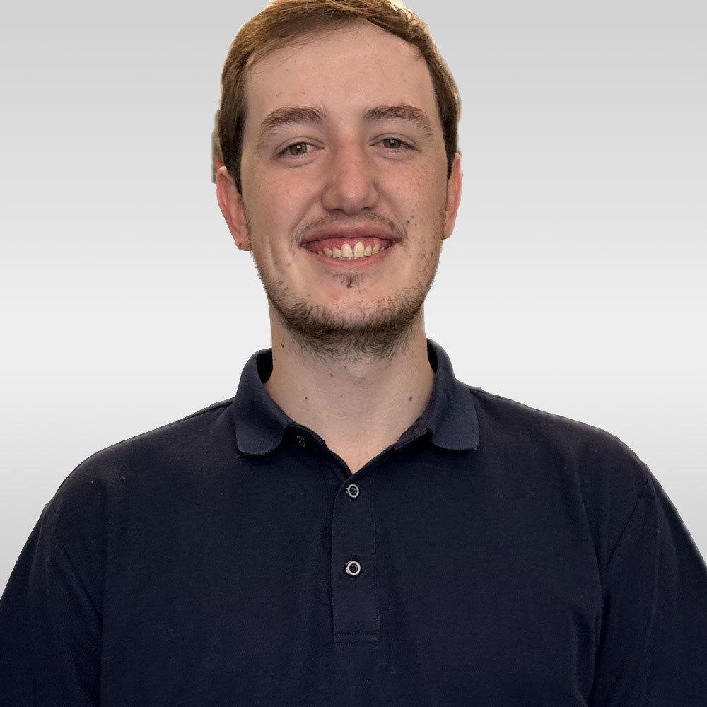 Headshot of Alex Thompson